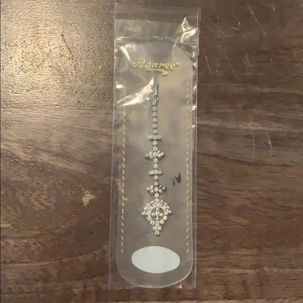 Silver rhinestone forehead tikka